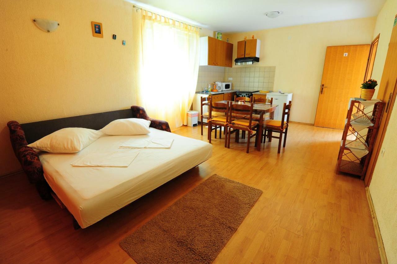 Apartmani Margeta Раб Екстериор снимка